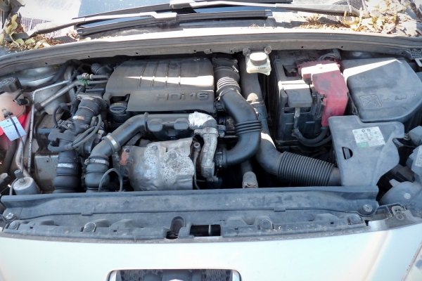 Zwrotnica przód lewa Peugeot 308 I SW 2009 (2007-2011) 1.6HDI 9HX Kombi