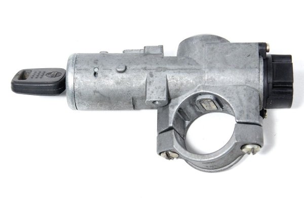 _Komputer silnika stacyjka immo Nissan Almera N16 2000-2006 1.8i