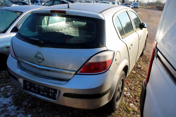 Drzwi przód prawe Opel Astra H 2006 Hatchback 5-drzwi 