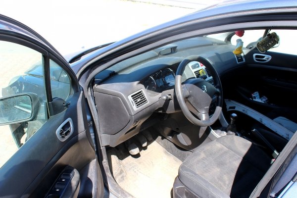 Peugeot 307 2007 1.6HDI 9HZ Hatchback 5-drzwi