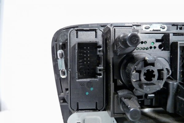 Radio + panel nawiewu VW UP! 2012 (2011-2016) Hatchback 5-drzwi 