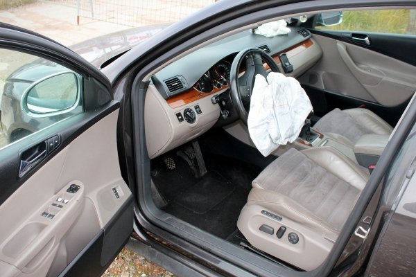Podszybie VW Passat B6 2005 Sedan 