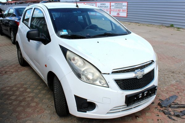 Reflektor prawy Chevrolet Spark M300 2011 1.0i B10D1 Hatchback 5-drzwi 