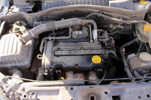 Błotnik przód prawy Opel Combo C 2010