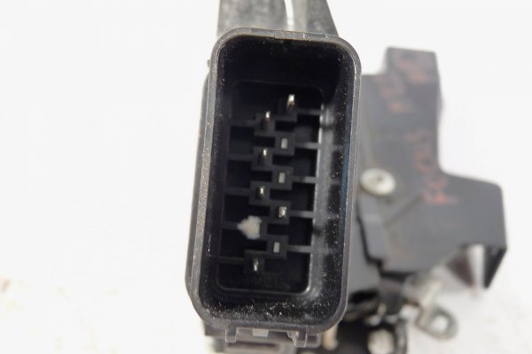 Zamek przód lewy Ford Focus MK2 (6-pin)