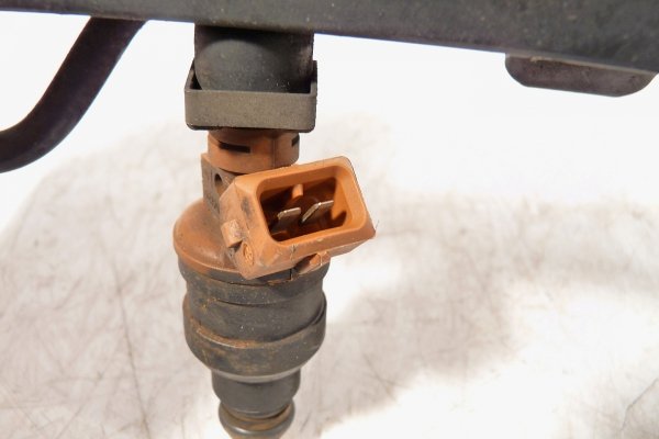 Listwa wtryskowa Ford Galaxy MK1 1996 2.8 VR6