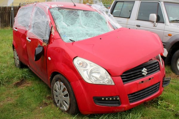 Szyba drzwi tył lewa Suzuki Splash 2009 1.0i K10B Hatchback 5-drzwi