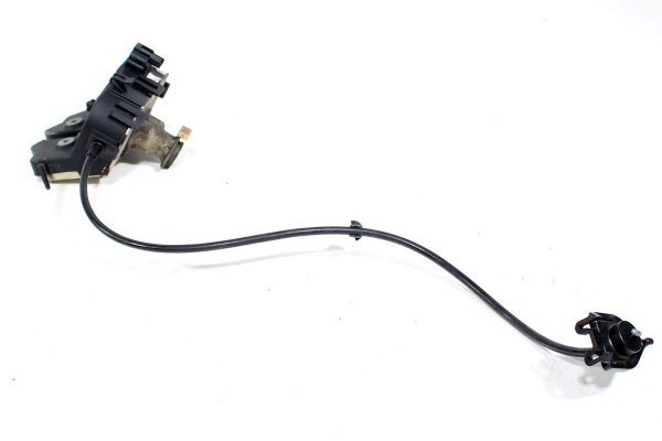 Zamek klapy Ford Focus MK1 1998-2004 Sedan USA