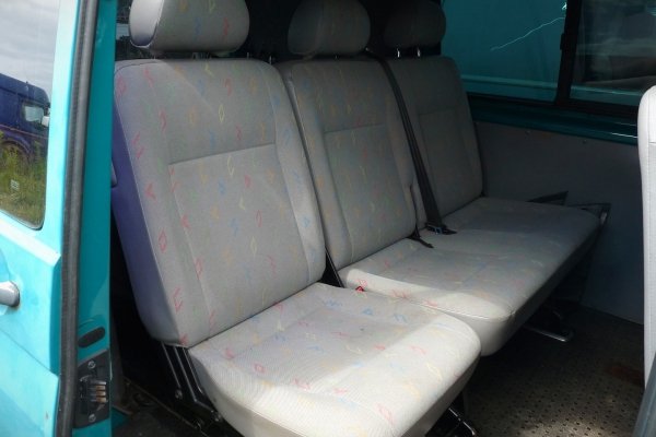 Półoś przód prawa VW Transporter T5 2005 2.5TDI AXD Bus