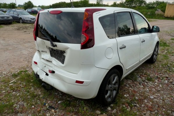 _Błotnik przód prawy Nissan Note E11 LIFT 2011 (2009-2012) Hatchback 5-drzwi (kod lakieru: 326) 