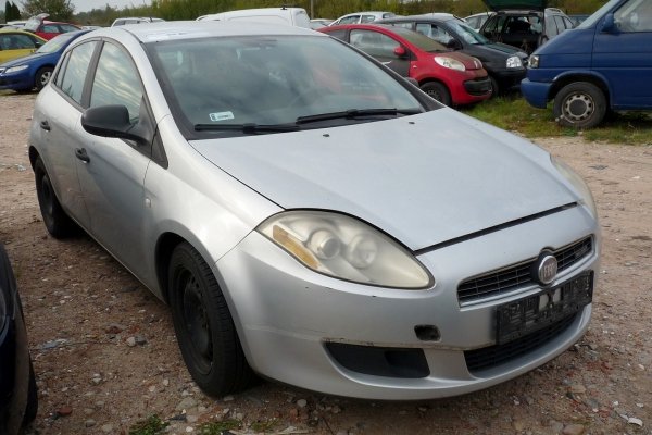 Fiat Bravo II 2007 1.9JTD 192A8000 Hatchback 5-drzwi [B]