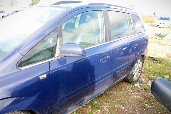 Roleta bagażnika Opel Zafira B 2006 Minivan