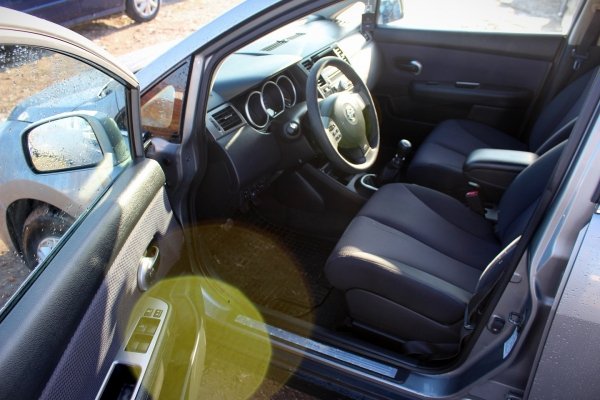 Pas przód + chłodnice + wentylator + belka Nissan Tiida C11 2007 1.8i MR18 Sedan