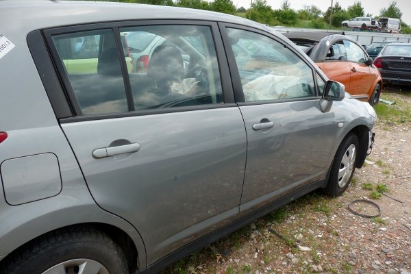Zamek drzwi tył prawy Nissan Tiida C11 2008 Hatchback 5-drzwi