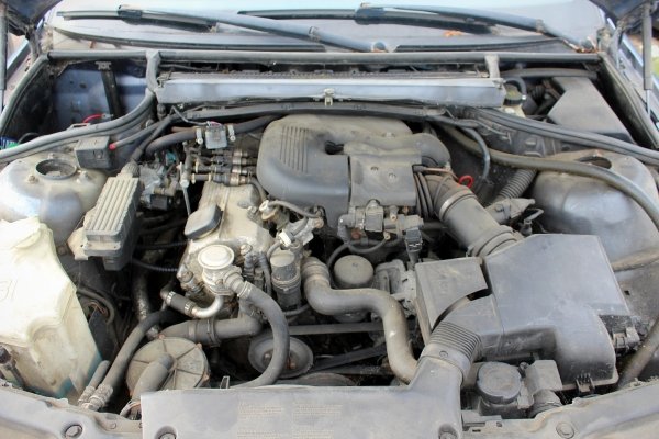 BMW 3 E46 1999 1.9i M43B19 Sedan [B]