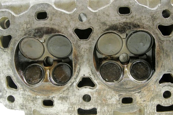 Głowica lewa Ford Mondeo MK2 1996-2000 2.5 V6