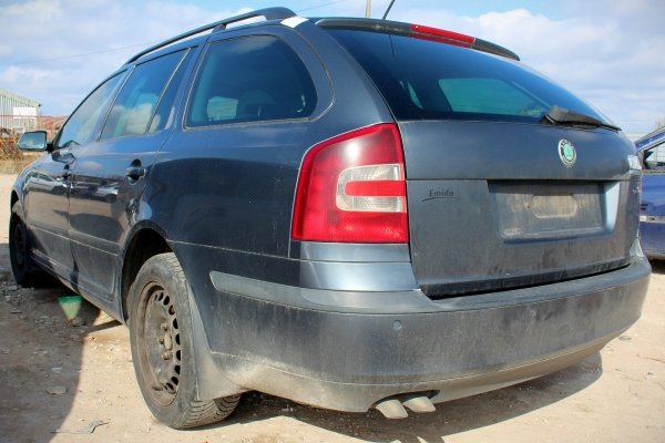 Lampa tył lewa  Skoda Octavia II 1Z 2008 Kombi