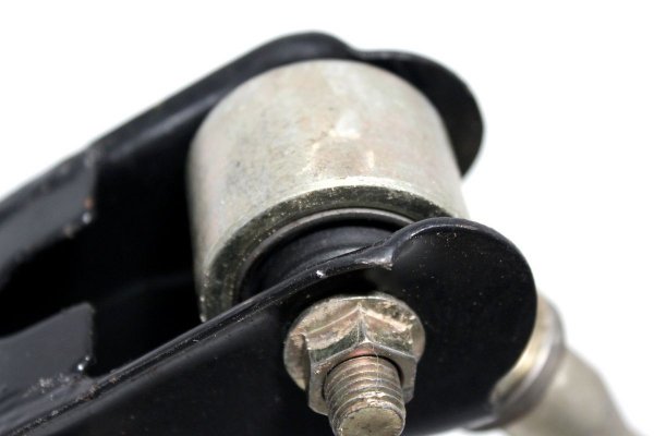 Wahacz przód górny prawy Mitsubishi Galant EA0 1996-2004 2.0i 16V