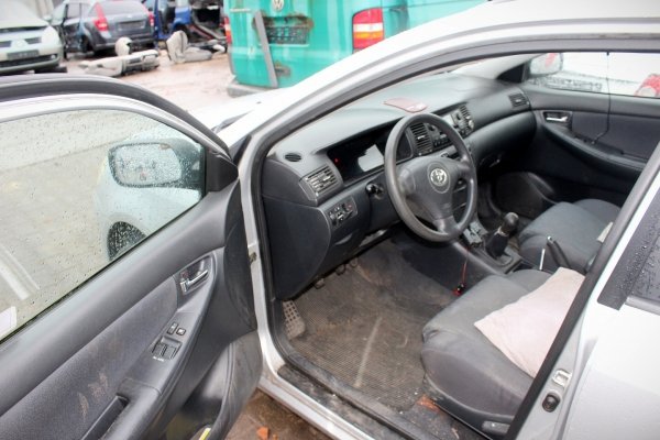 Lampa tył prawa Toyota Corolla E12 2003 1.6VVTI 3ZZ Kombi [B]