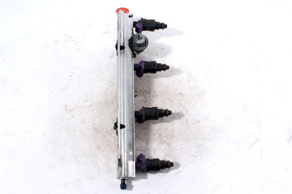 Listwa wtryskowa Volvo V40 S40 1995-2000 1.8 16V