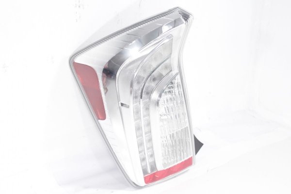 _Lampa tył lewa Toyota Prius PLUG-IN XW30 2012-2016