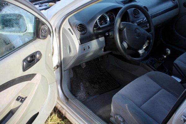 Drzwi Tył Prawe Chevrolet Lacetti J200 2006 1.6i Kombi (gołe drzwi bez osprzętu)