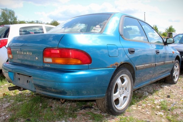 Zbiorniczek spryskiwaczy Subaru Impreza GC 1996 2.0i EJ20 Sedan