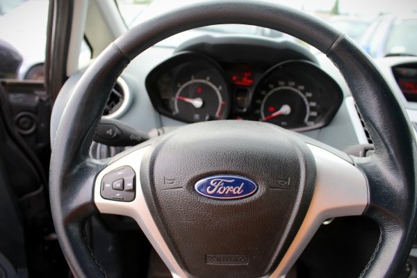 Kanapa Ford Fiesta MK7 2009 1.4i Hatchback 3-drzwi