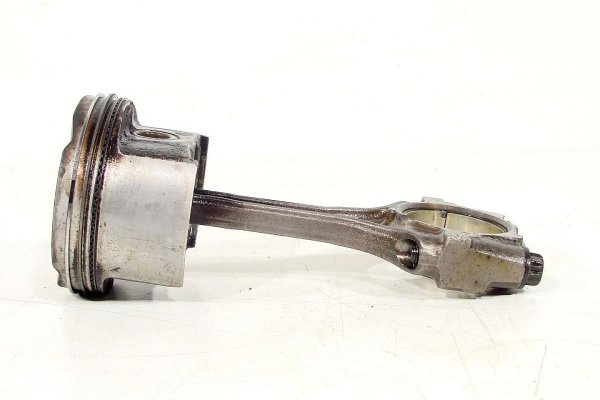 Tłok korbowód Toyota Yaris XP10 1999-2005 1.0i 16V