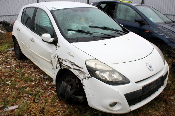 Zderzak przód Renault Clio III Lift 2010 Hatchback 5-drzwi (OV369)