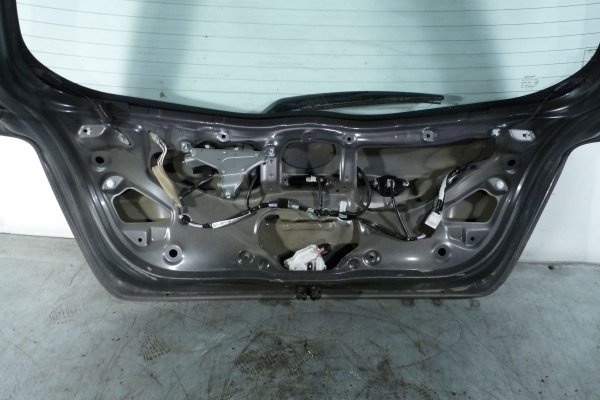 Klapa bagażnika tył Toyota Yaris III XP13 Lift 2015 Hatchback 5-drzwi (Kod lakieru:1G3)