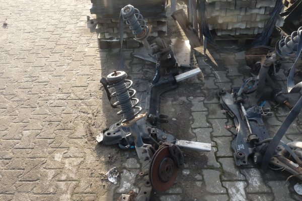 Sanki silnika Peugeot 308 T7 2007 1.4VTI 8FS Hatchback 3-drzwi 