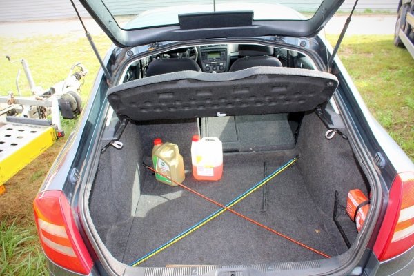 Szyba trójkątna drzwi tył lewa Skoda Octavia II 1Z 2004 1.6FSI BLF Liftback