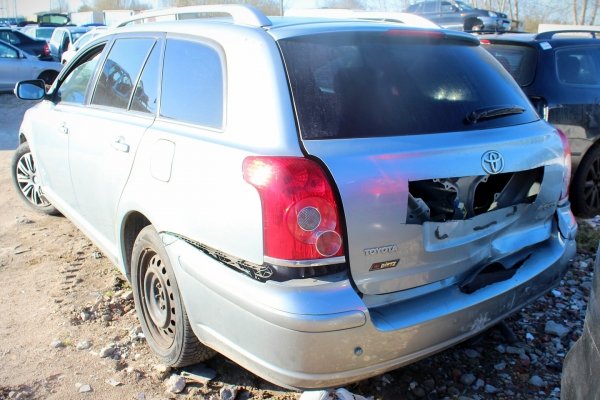 Błotnik przód lewy Toyota Avensis T25 2007 1.8VVTI 1ZZ Kombi