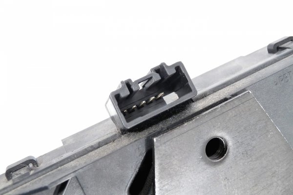 Zamek klapy bagażnika tył Volvo V50 2004 Kombi 