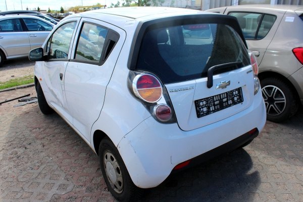 Błotnik przód prawy Chevrolet Spark M300 2011 1.0i B10D1 Hatchback 5-drzwi 