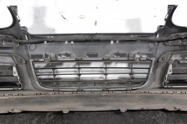 Zderzak przód VW Jetta V 1K 2006 Sedan  (Spryskiwacze)