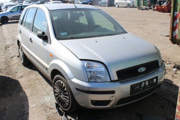 Zderzak przód Ford Fusion 2006 Minivan