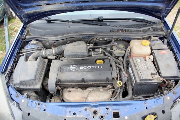 _Zamek klapy bagażnika tył Opel Astra H 2005 Kombi