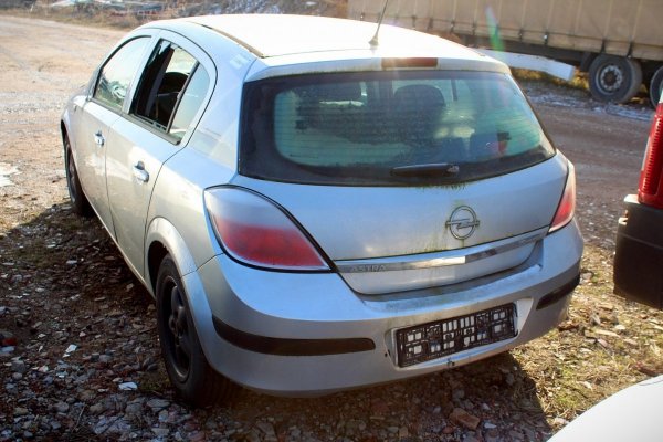 Drzwi przód prawe Opel Astra H 2006 Hatchback 5-drzwi 