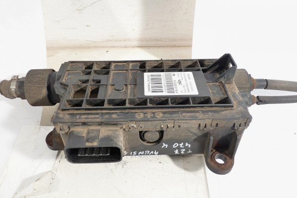 _Hamulec ręczny elektryczny Toyota Avensis T27 2009 2.0D4D Sedan