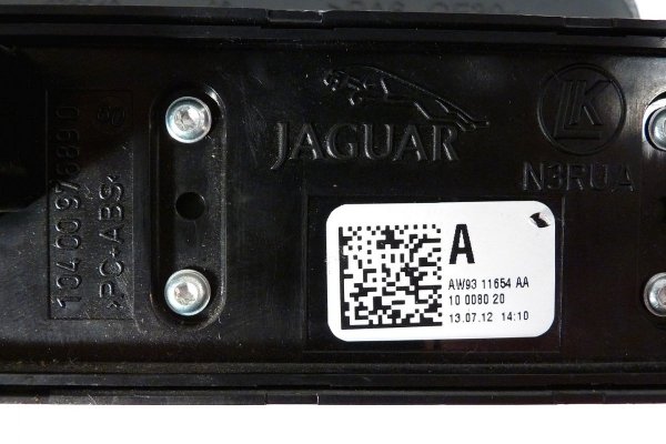 Włącznik świateł przeciwmgielnych, otwierania klapy bagażnika Jaguar XJ X351 2012