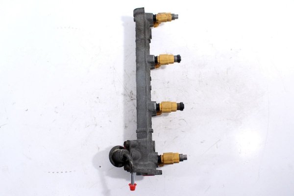 Listwa wtryskowa Mitsubishi Galant EA0 1996-2004 2.0i