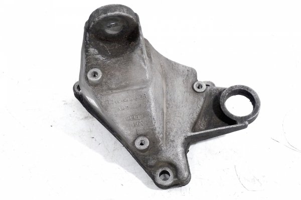 Łapa skrzyni biegów prawa Audi A4 B5 1995-2000
