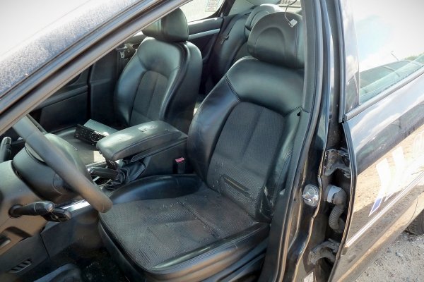 Peugeot 407 2008 2.2HDI 4HT Sedan [B]