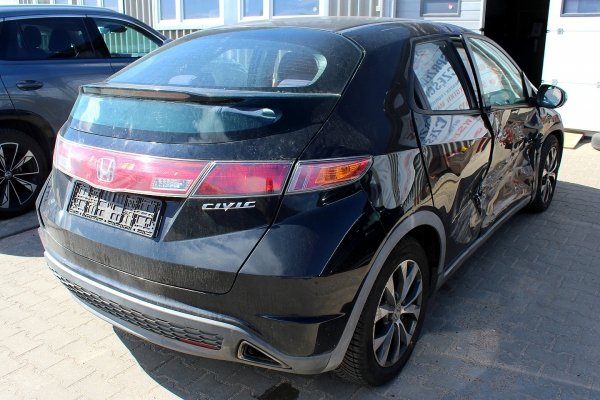 Zderzak tył Honda Civic VIII FK 2006 1.8i-VTEC R18A2 Hatchback 5-drzwi