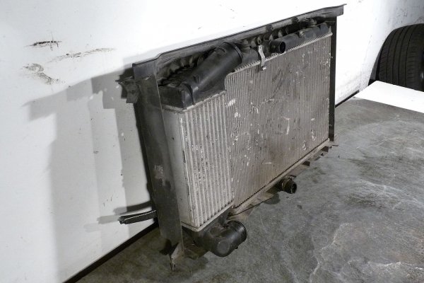 Pas przód + chłodnica wody + wentylatory Citroen C4 Picasso 2008 2.0HDI