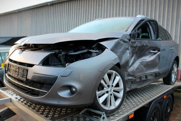 Błotnik przód prawy Renault Megane III 2009  (2008-2012) Kombi (TEKNG)