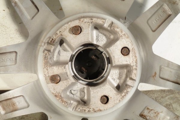 Felga aluminiowa R17 4x108 Peugeot 3008 I Lift 2013 Crossover 5-drzwi