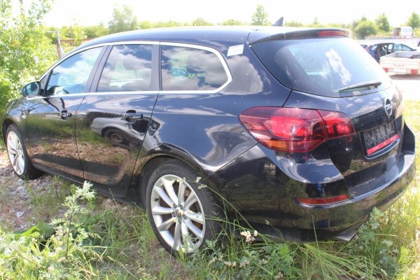 Szyba karoseryjna prawa Opel Astra J 2011 Kombi